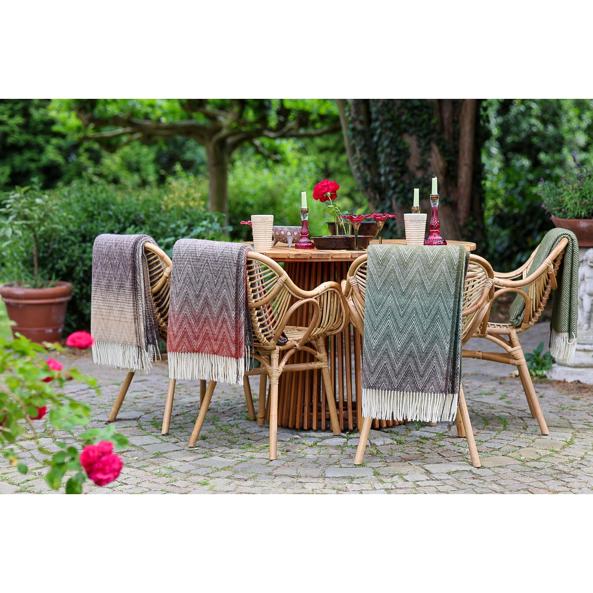 Manoria Wool Throw – Foresta