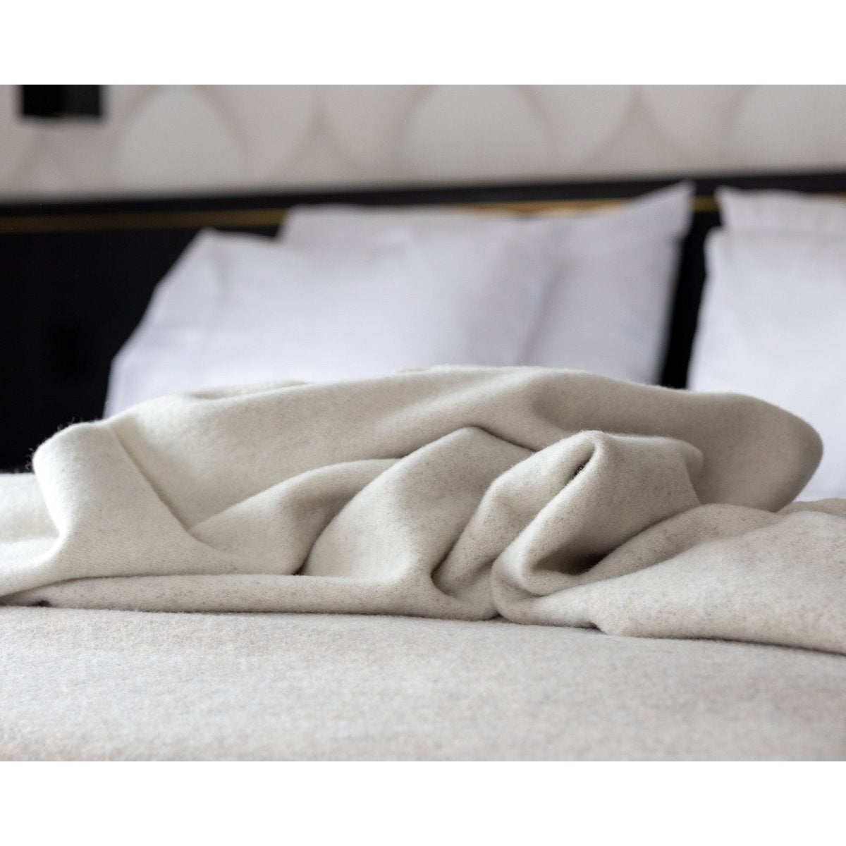 Merino & Cashmere Bed Blanket – Ivory Dune