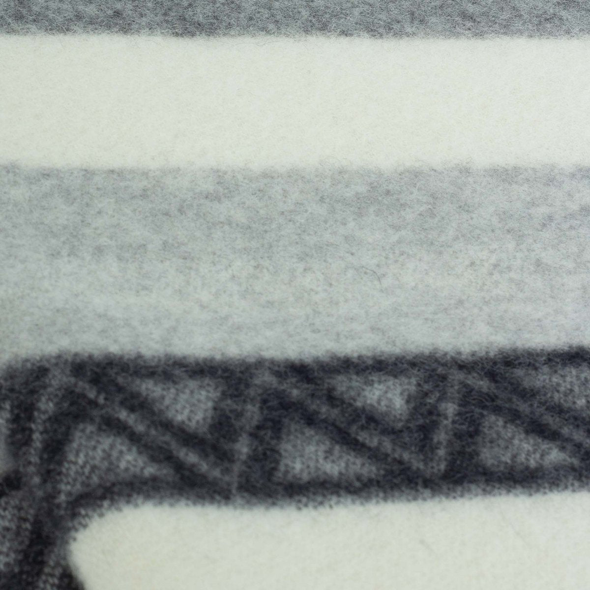 Triangel Wool Throw – Grey