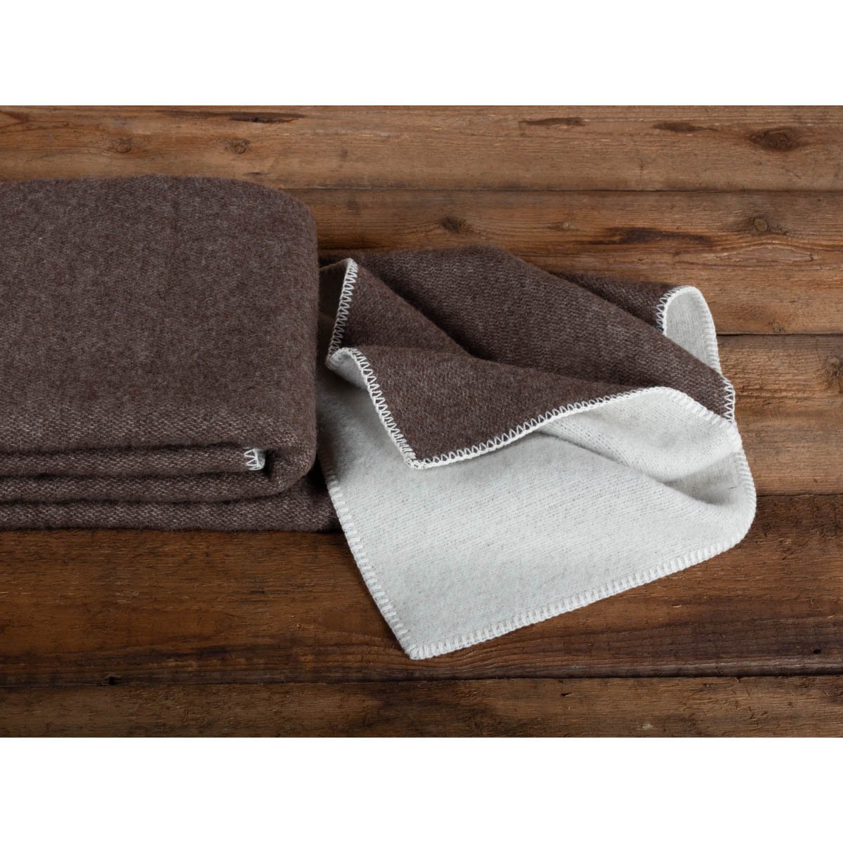 New Zealand Wool Bed Blanket – Chocolate Chip