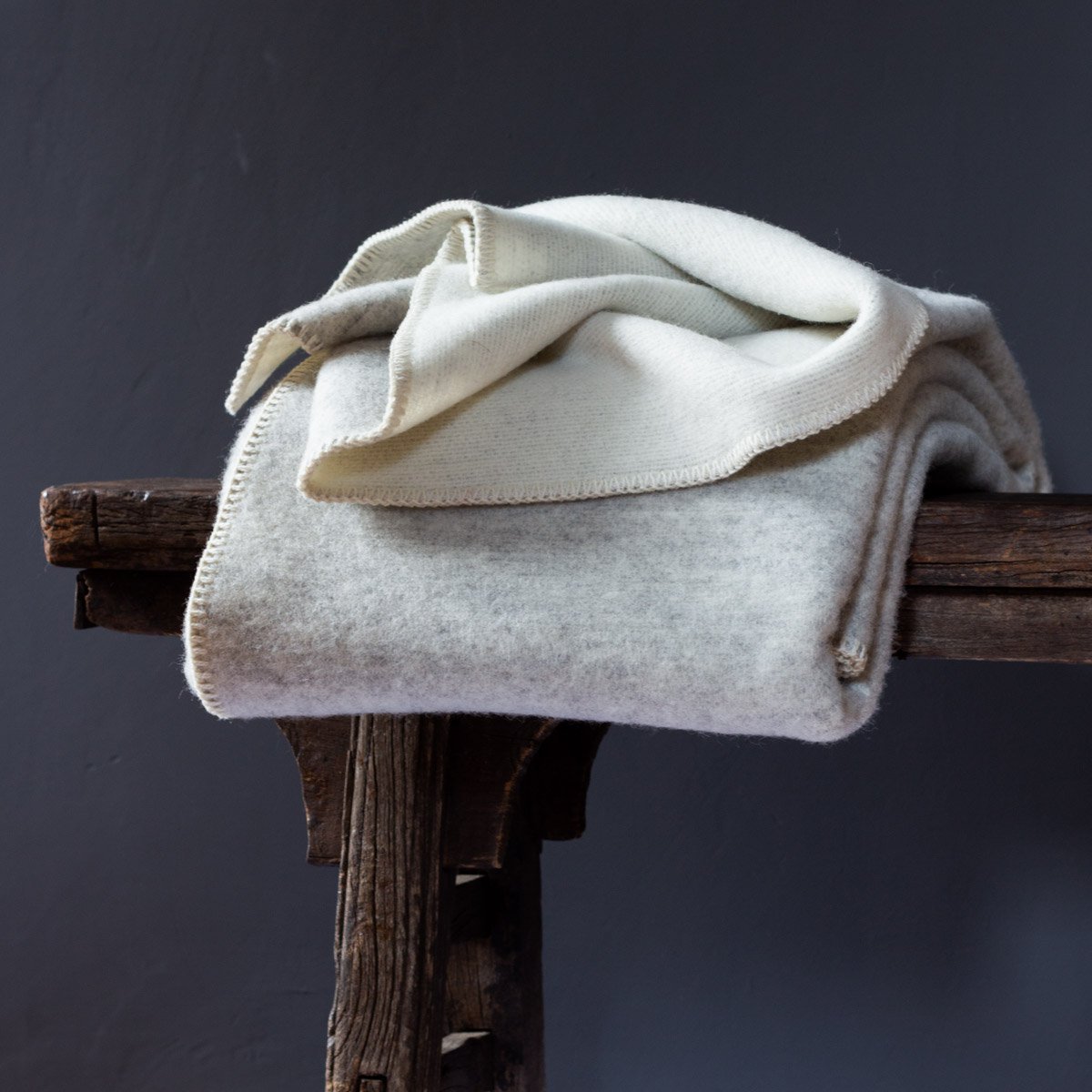 New Zealand Wool Bed Blanket – Grey Violet