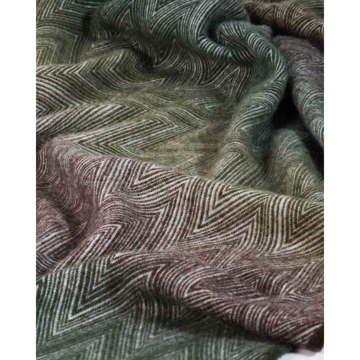 Manoria Wool Throw – Foresta