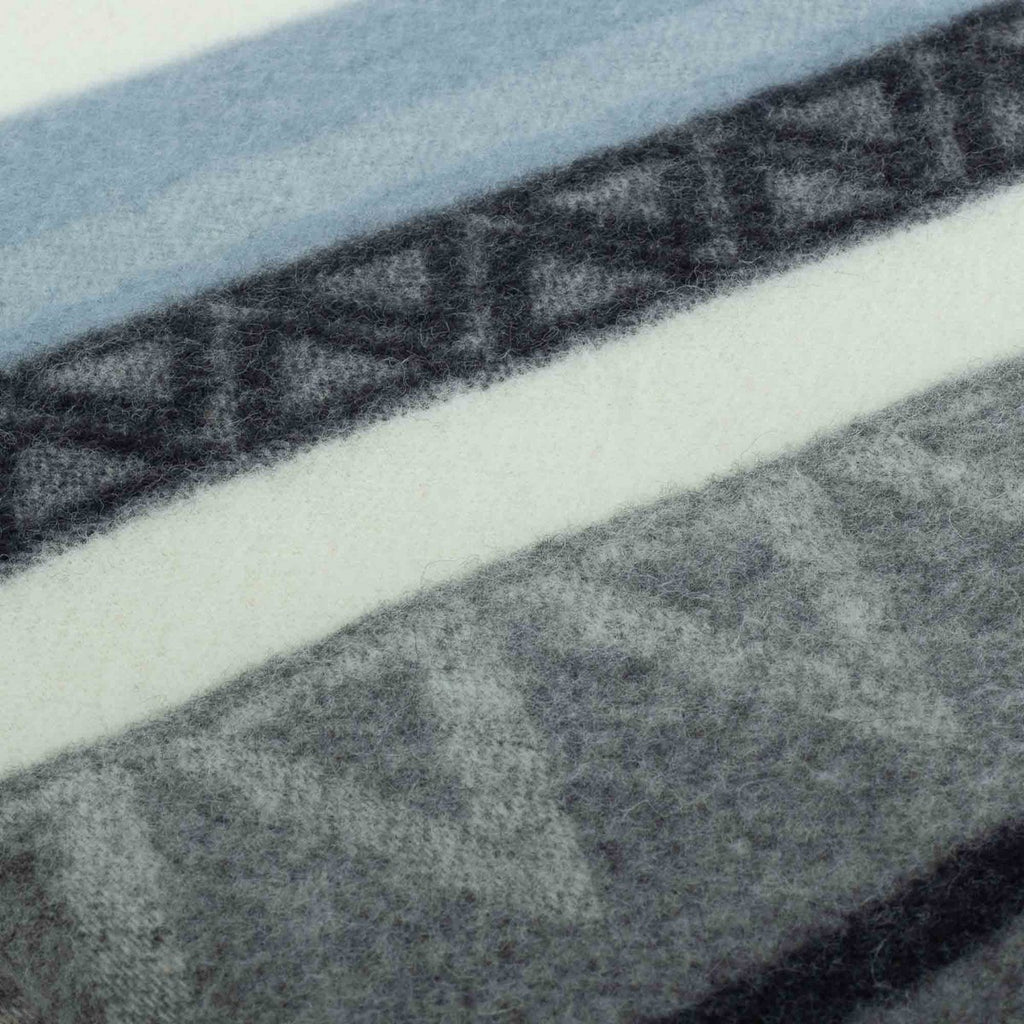 Triangel Wool Throw – Blue