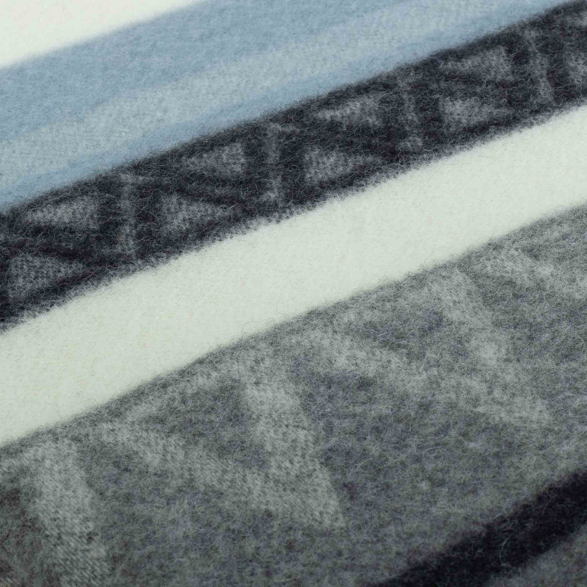 Triangel Wool Throw – Blue