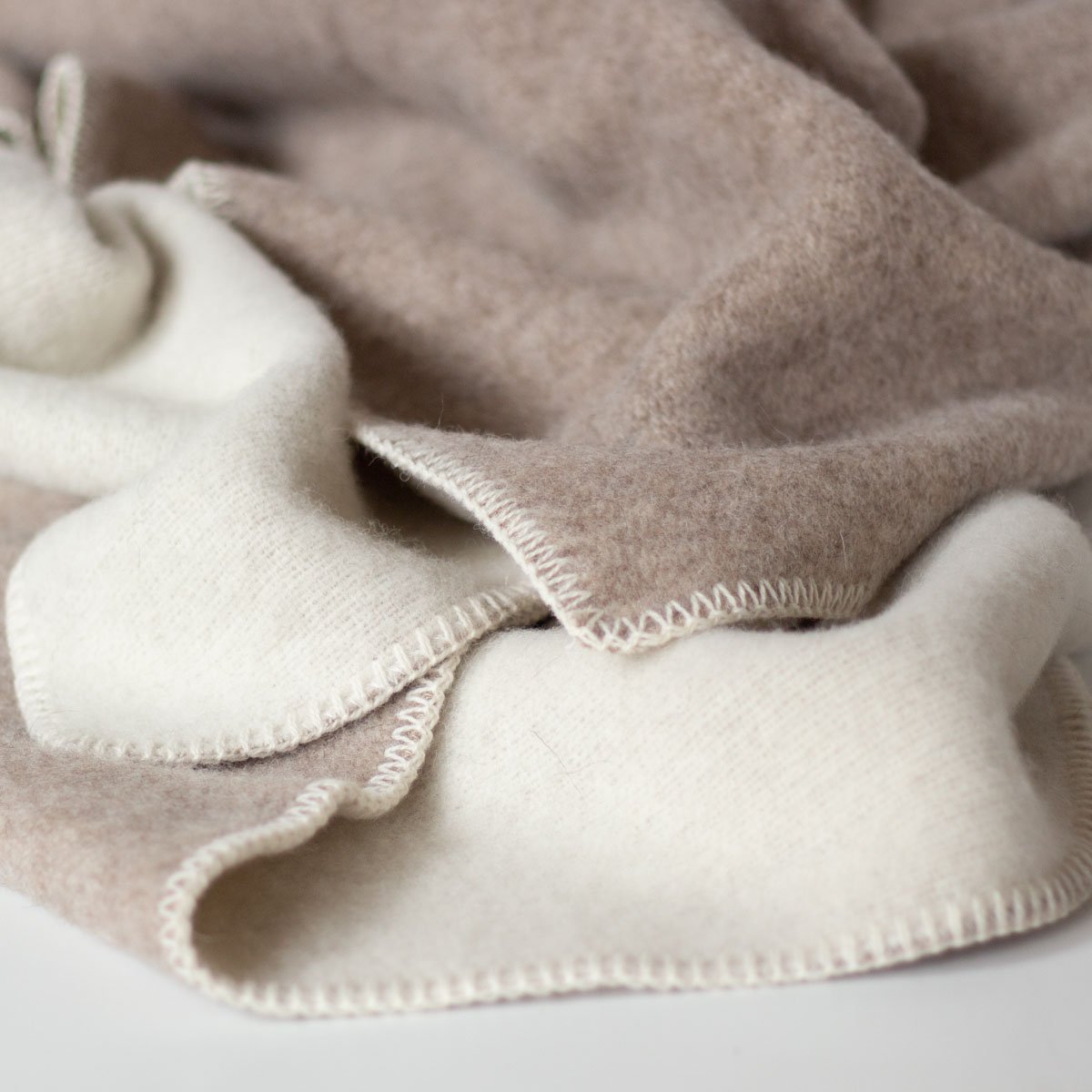 New Zealand Wool Bed Blanket – Eco Fossil