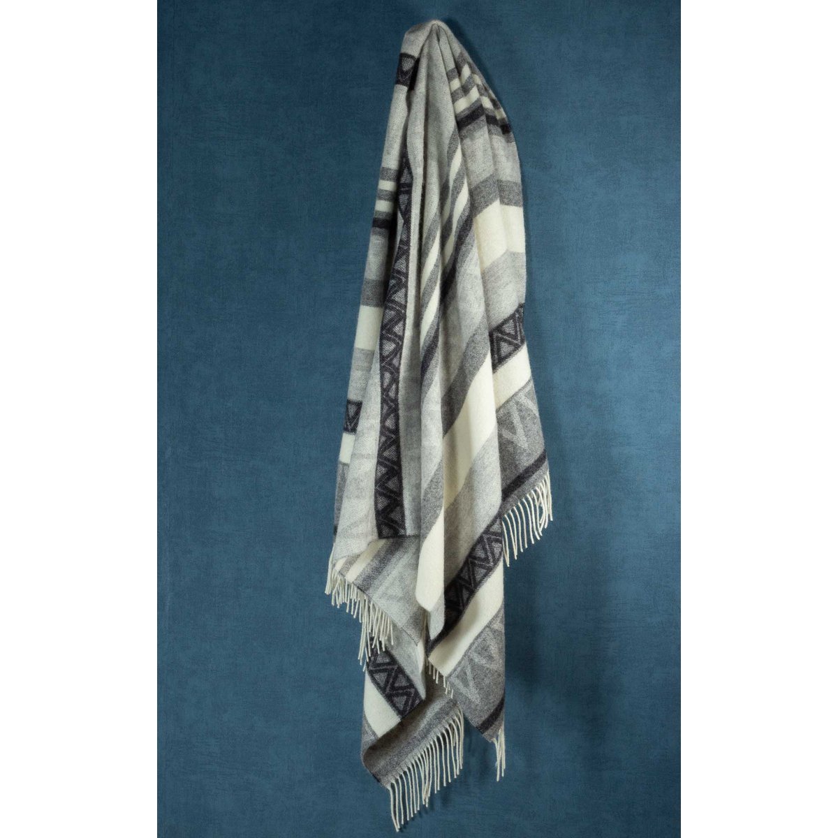 Triangel Wool Throw – Grey