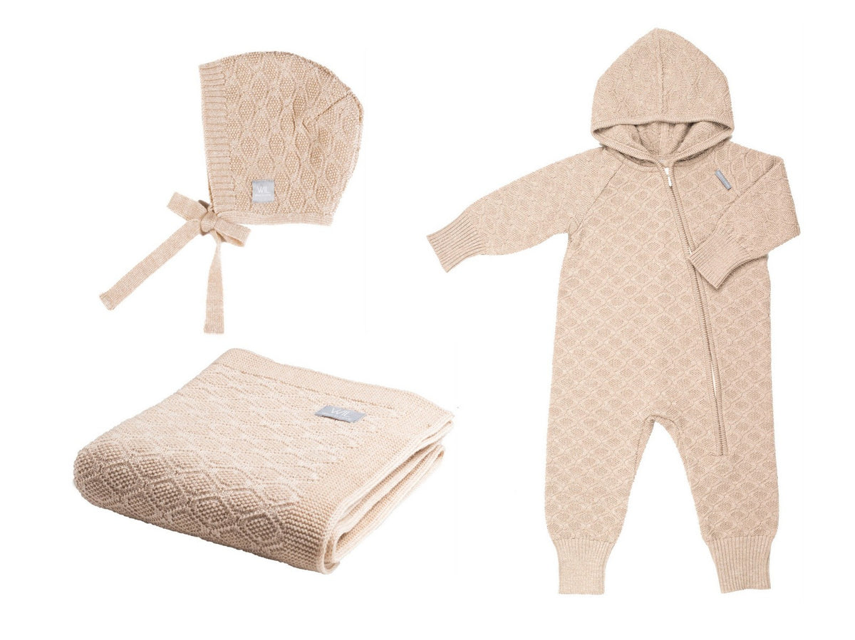 HAPPINESS Gift Set For Baby - Blanket, Romper and Bonnet