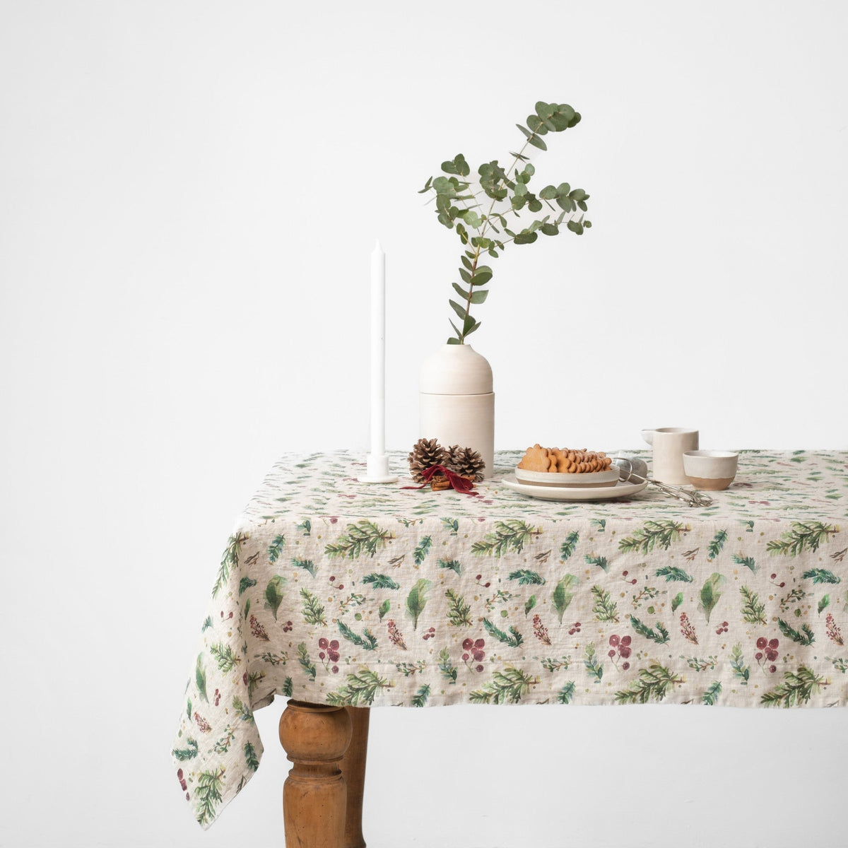 Winter Berries Linen Tablecloth